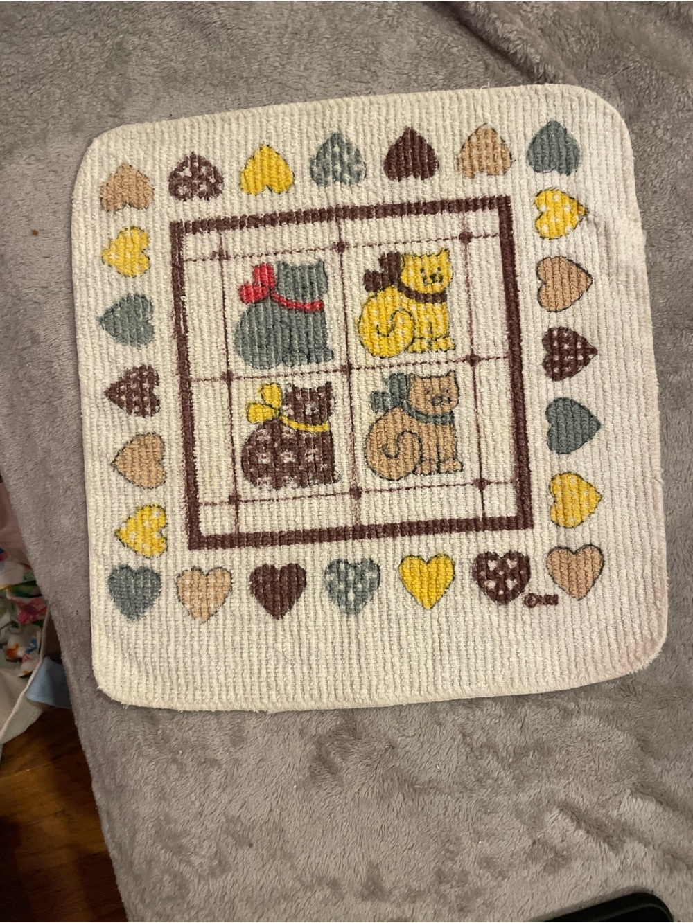 Vintage 90s Cream small cat towel with colorful hearts